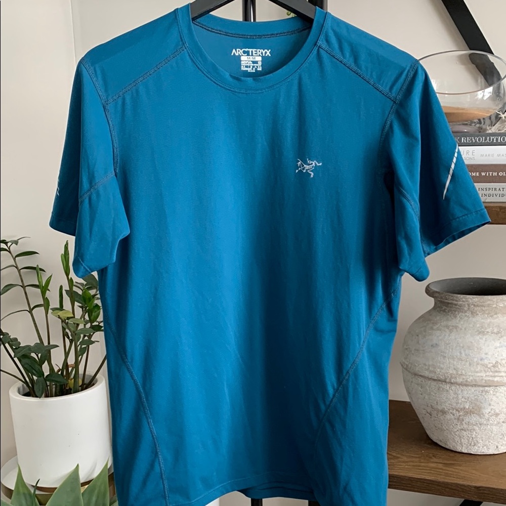Arc'teryx Men's Blue Shirt - Picture 2 of 7